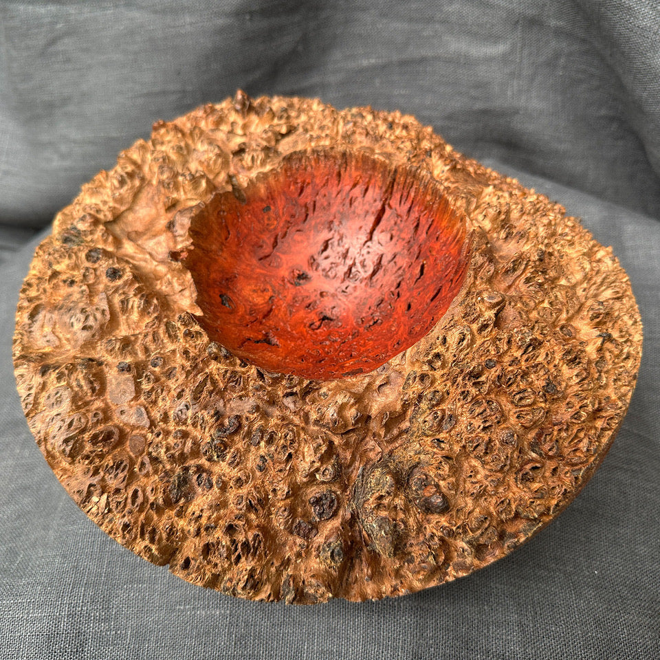 Gedrechselte Schale aus Jarrah-Holz